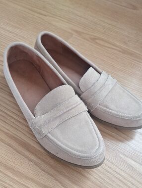 Universal Thread Tan Leather Penny Loafers